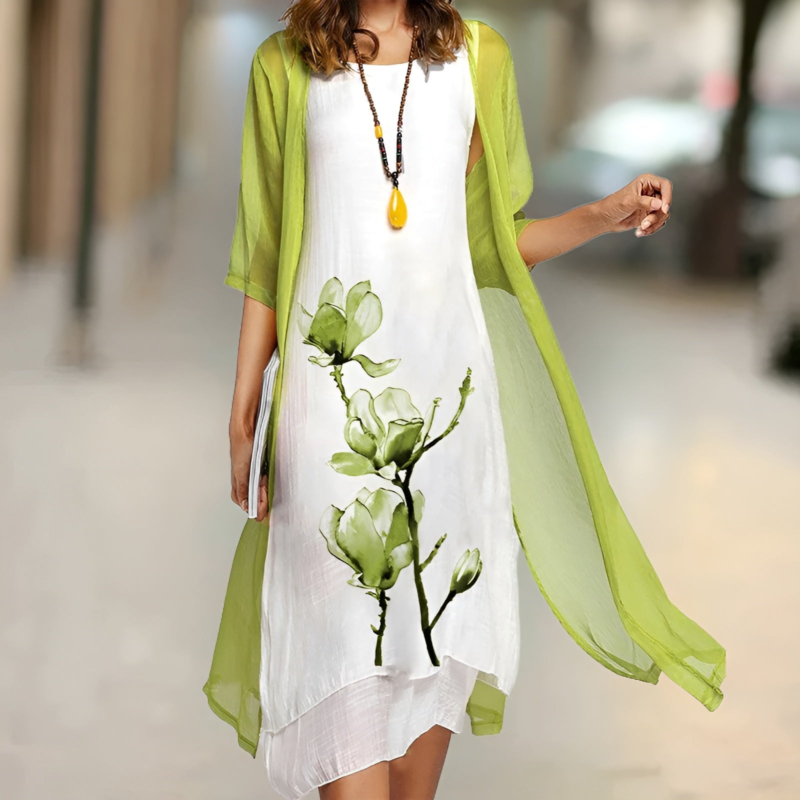 LARISSA KJOLE | Sommerlig elegance med gratis cardigan