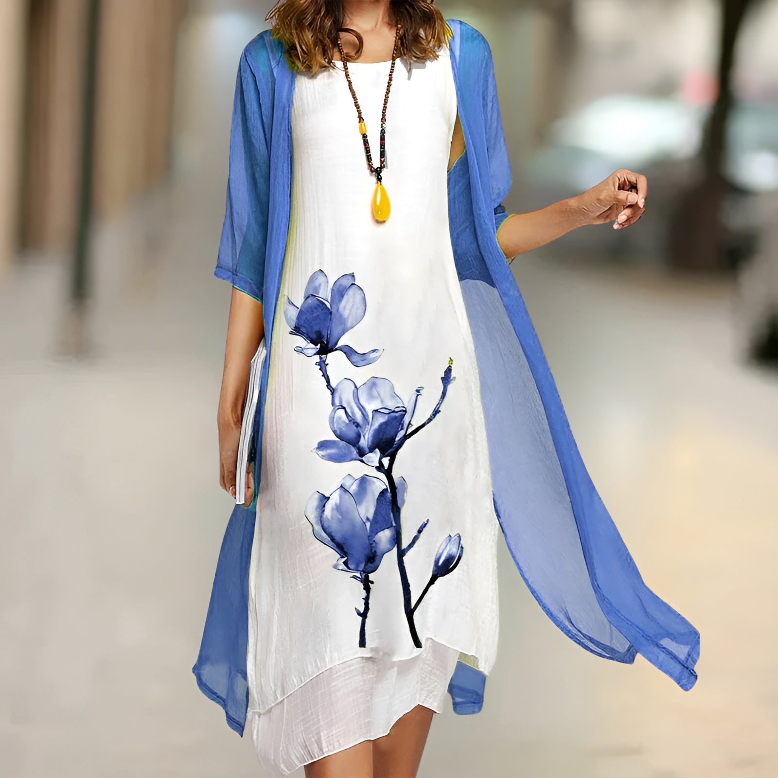 LARISSA KJOLE | Sommerlig elegance med gratis cardigan
