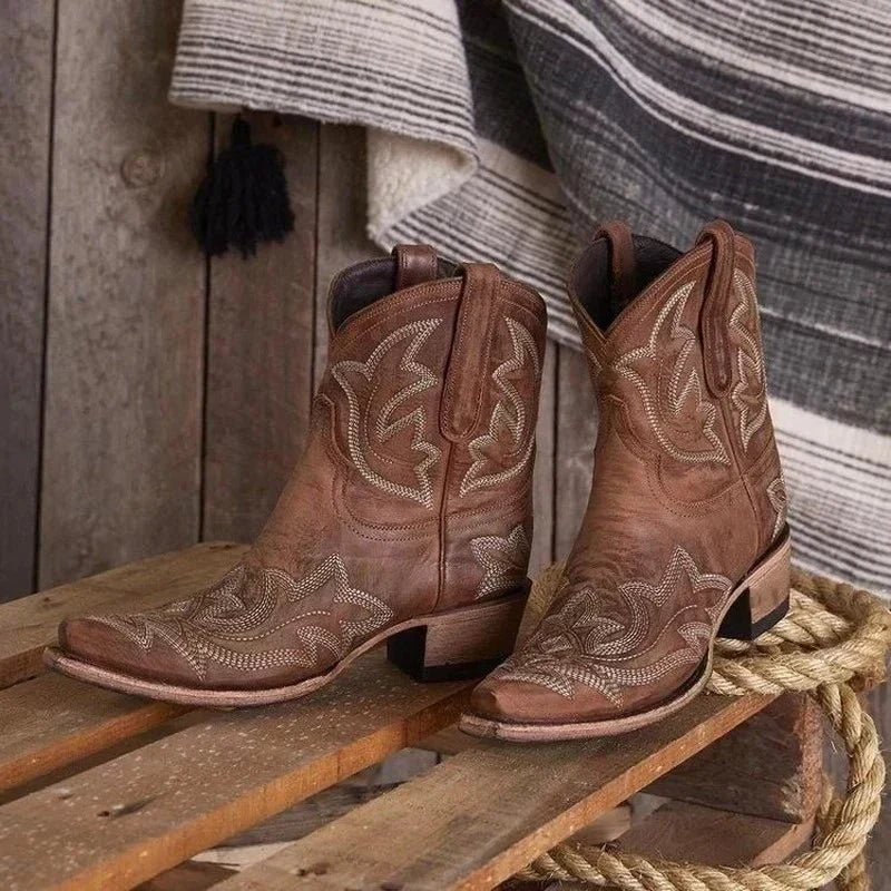 Ursula | Stilfulde Broderede Cowboy Støvler