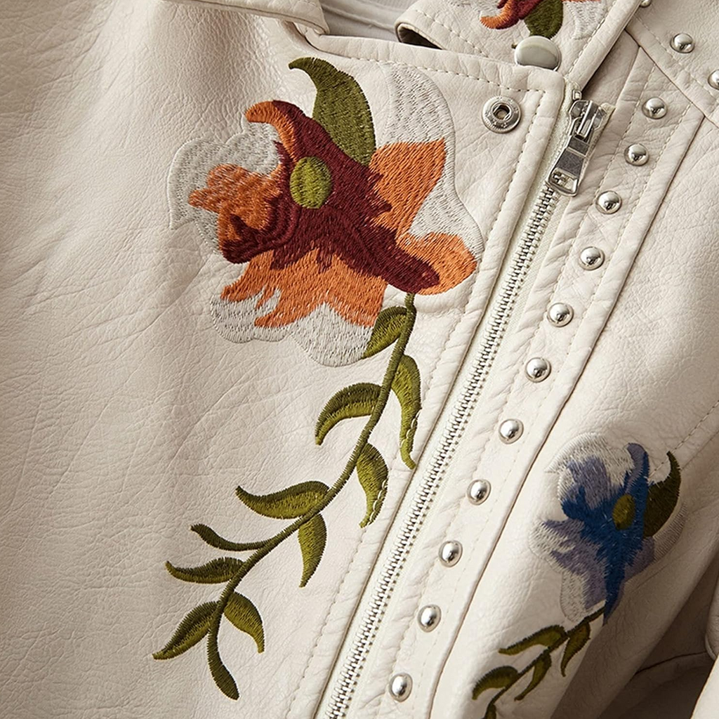 Josefine | Stilfuld Bikerjakke med Blomstret Broderi