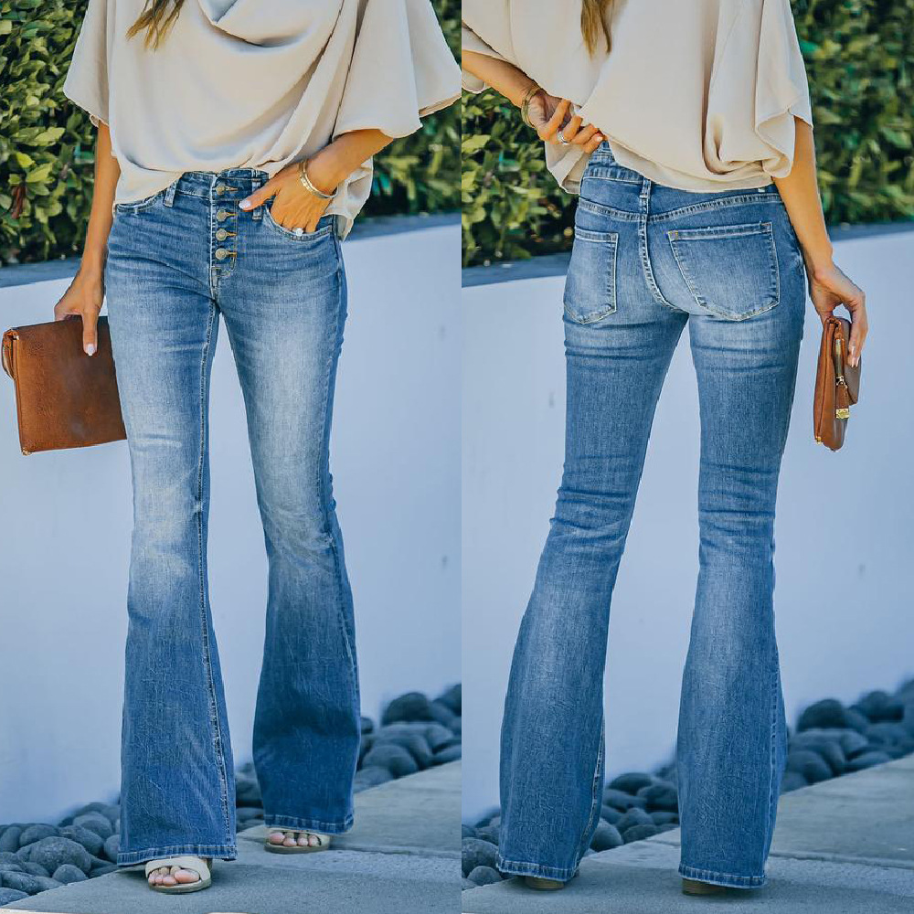 ELVIRA – FLAREJEANS MED FEMININ SILHOUET OG TIDSLOST LOOK