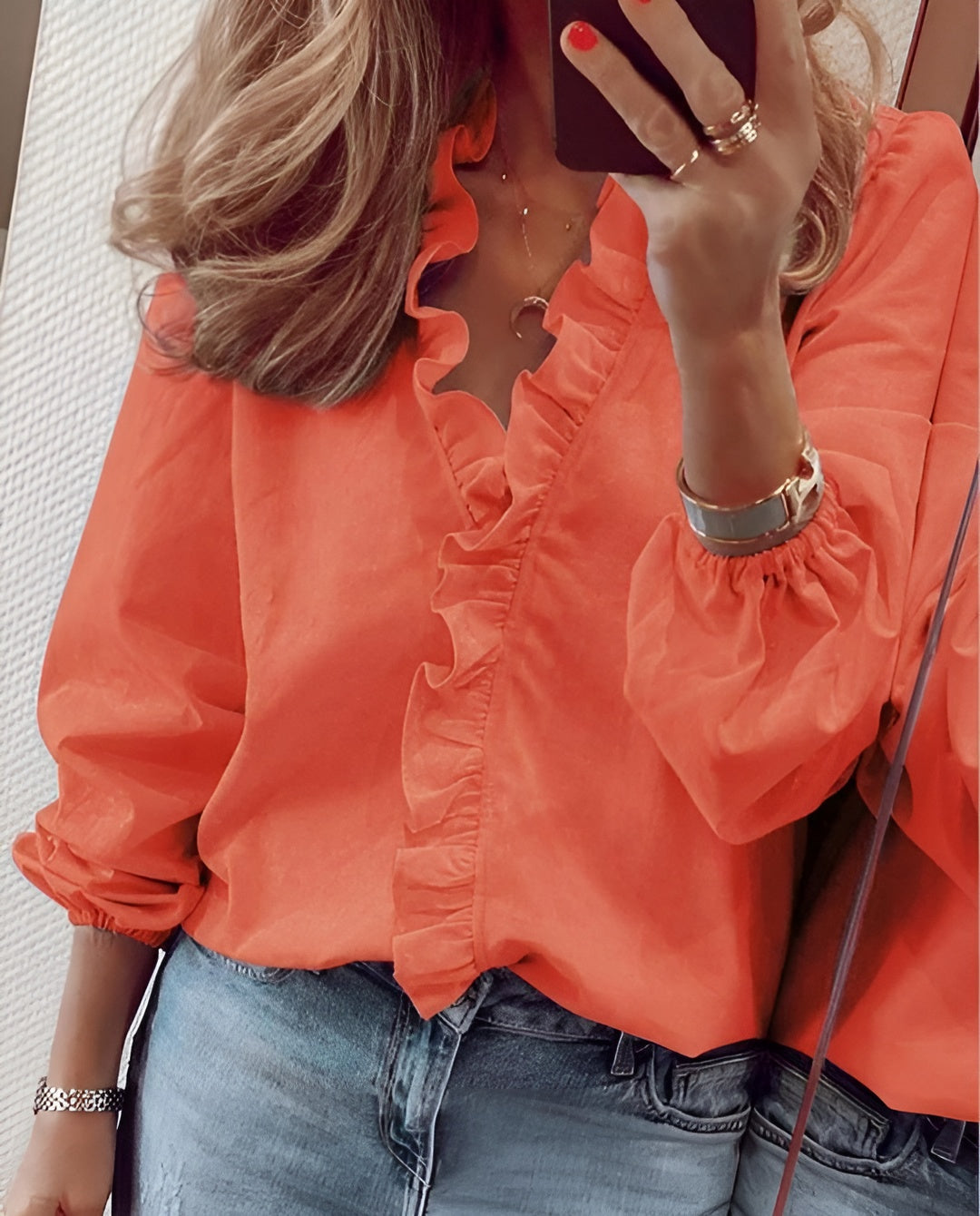 Romina – Luftig og elegant bluse med flæser