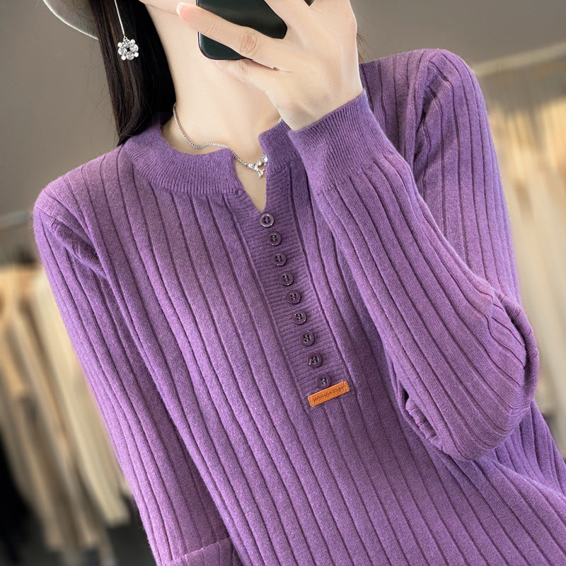 Rene  | Strikket pullover med V-hals