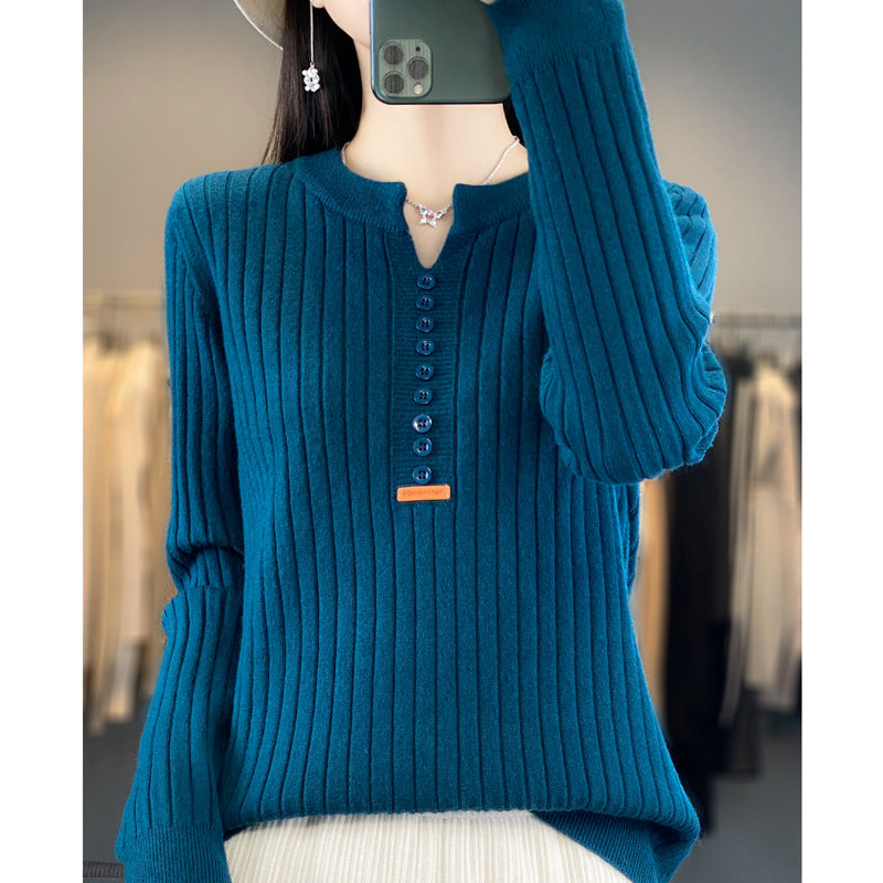 Rene  | Strikket pullover med V-hals