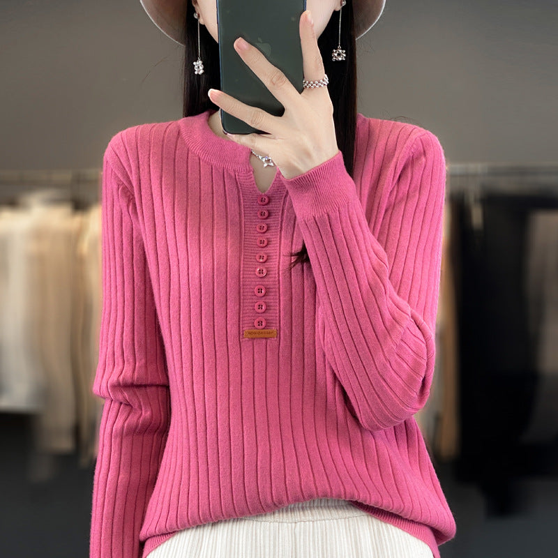 Rene  | Strikket pullover med V-hals