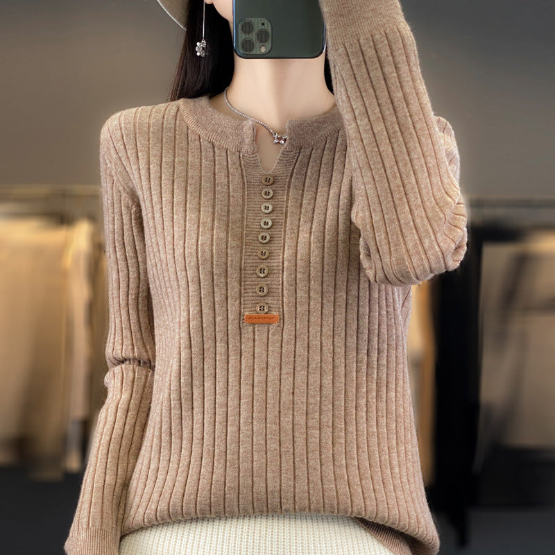 Rene  | Strikket pullover med V-hals