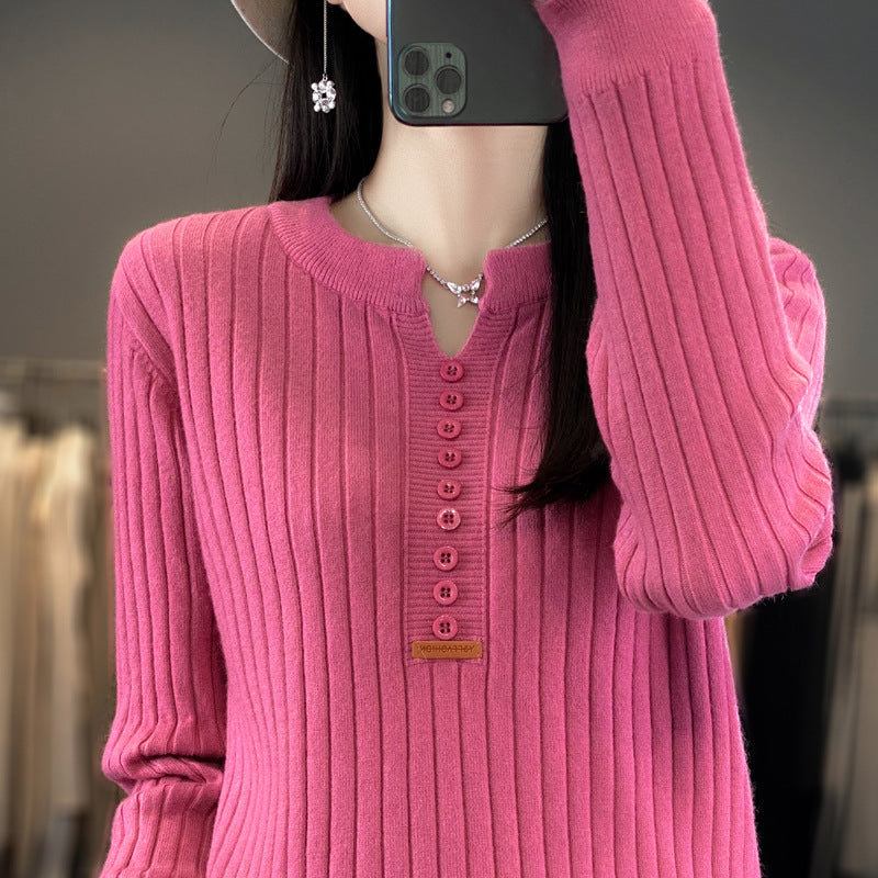 Rene  | Strikket pullover med V-hals