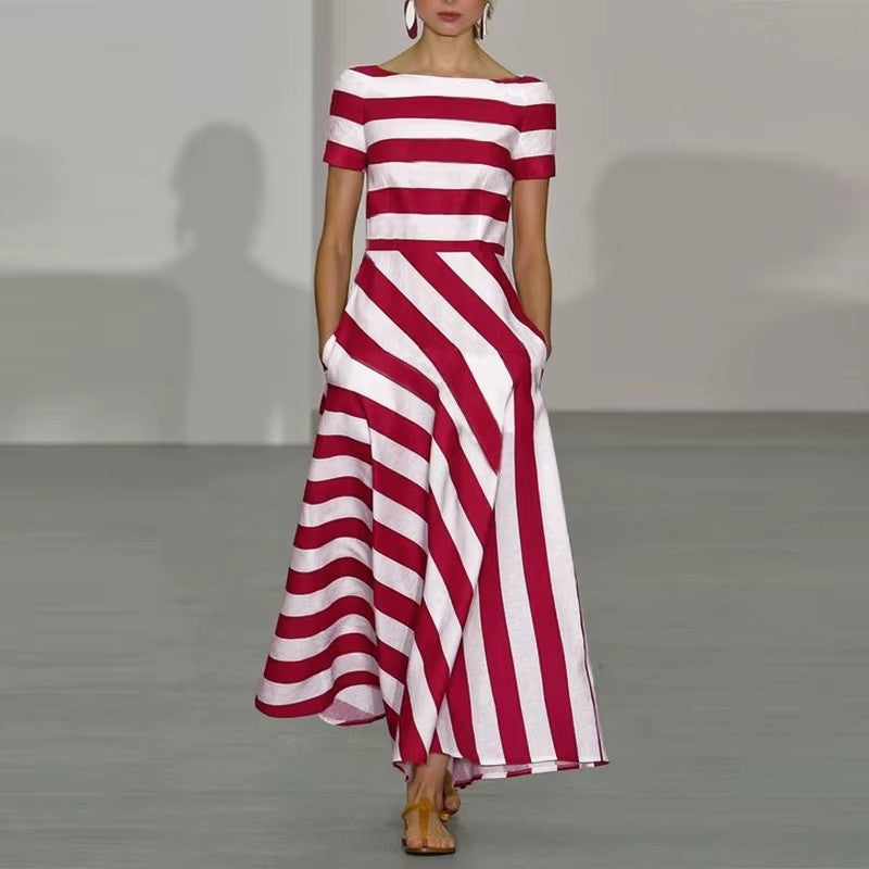 Amanda - Elegant og let kjole med feminine detaljer
